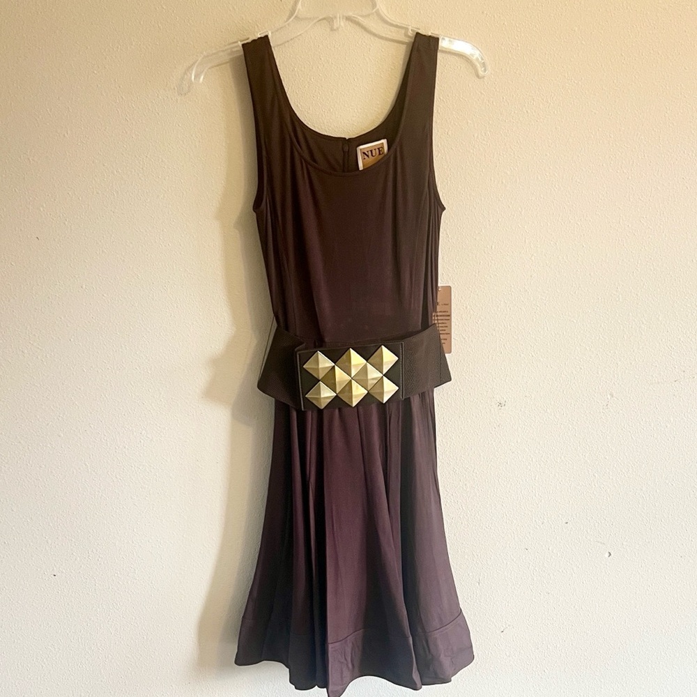 Nue by Shani Chocolate Dress with Geometric Gold Belt size 8 NWT $285 retail